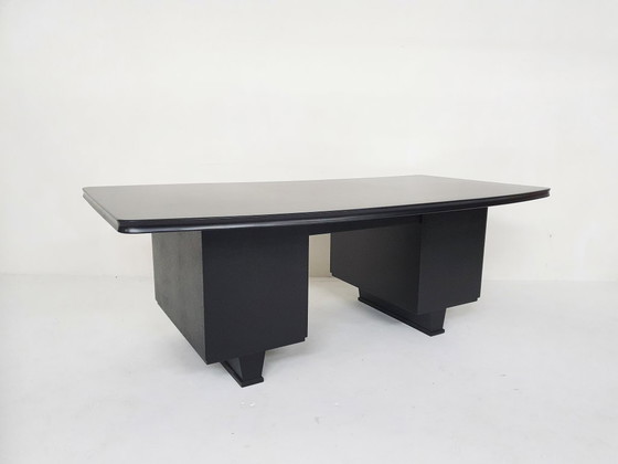 Escritorio ejecutivo de madera negra, década de 1960. – Wood (photo 18 of 21)