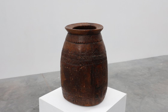 Image 1 of Zeldzame rustieke vaas in wabi sabi-stijl van massief hout, Frankrijk 1800