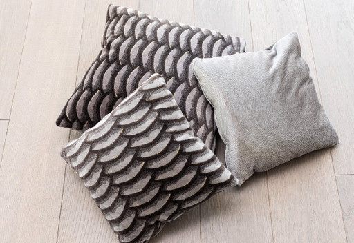 1x Pouf with cushions