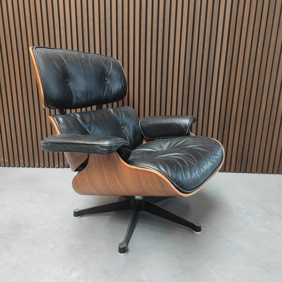 Image 1 of Vitra Eames Lounge Chair