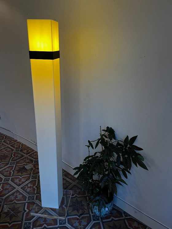 Image 1 of Stehlampe aus Plexiglas