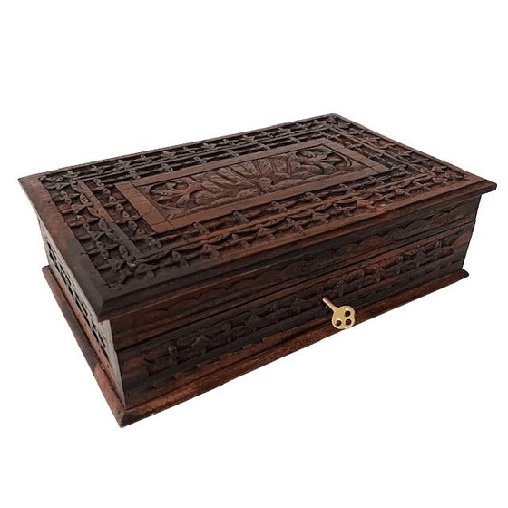 Image 1 of Vintage Indiase handgemaakte houtsnijwerk grote sieradendoos met slot 1970's