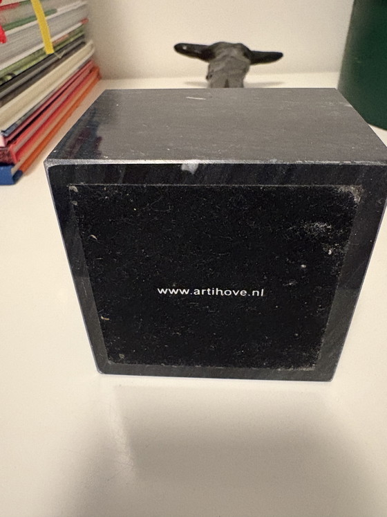 Image 1 of “Artihove sculpture – Corry Ammerlaan style – on marble pedestal”

