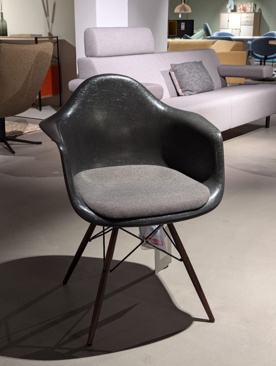 Image 1 of Vitra DAW/DSW dining chair (set of 4)