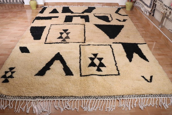Image 1 of Berber rug in natural wool, handwoven using traditional methods, size 200x300 cm