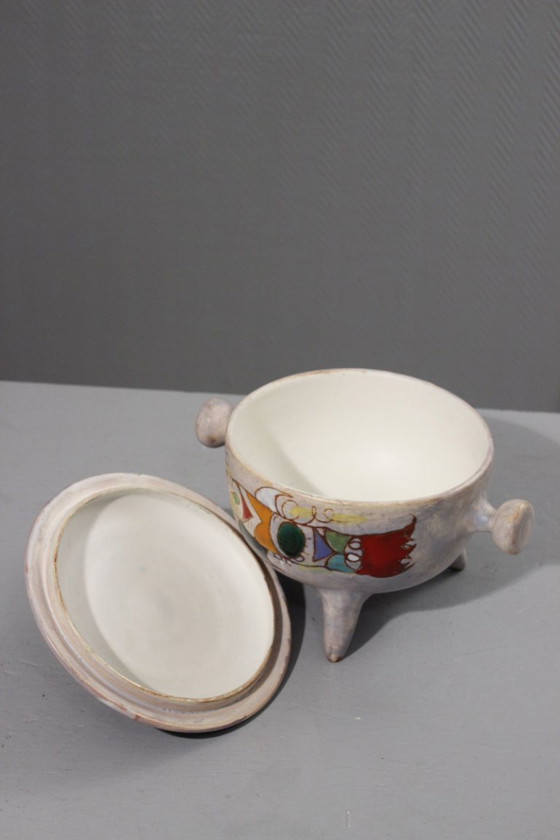 Image 1 of Marie Christine Treinen a Cerenne Vallauris - Grande vaso treppiede coperto, anni '50