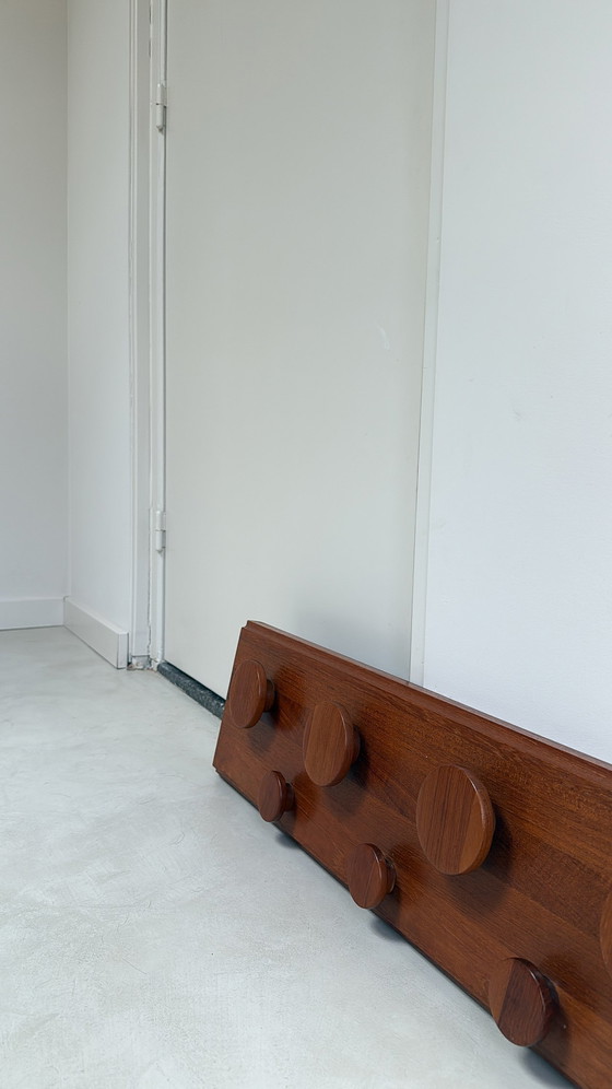 Image 1 of Porte-manteau mural vintage en teck