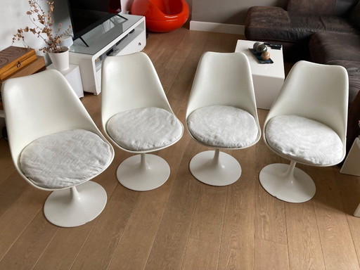 4 sedie Tulip di Eero Saarinen, base fissa