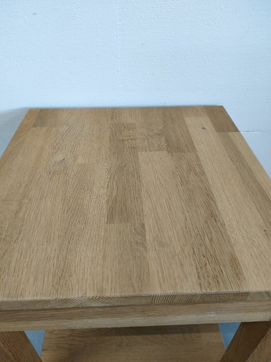 Petite table d'appoint carrée avec étagère inférieure (bois de chêne), Tables d'appoint, Marron, Modern (photo 7 sur 8)