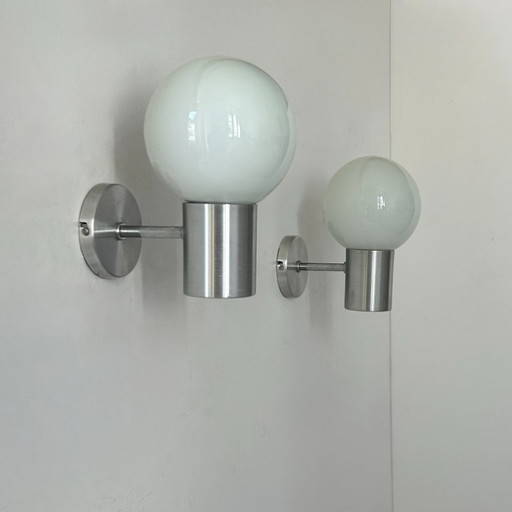 Paire d'appliques vintage, alu et opaline, France, 1980