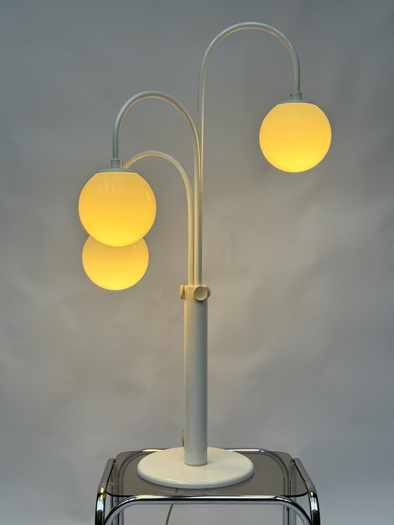 Image 1 of Grande lampe de table cascade en verre opalin – Design néerlandais des années 1970