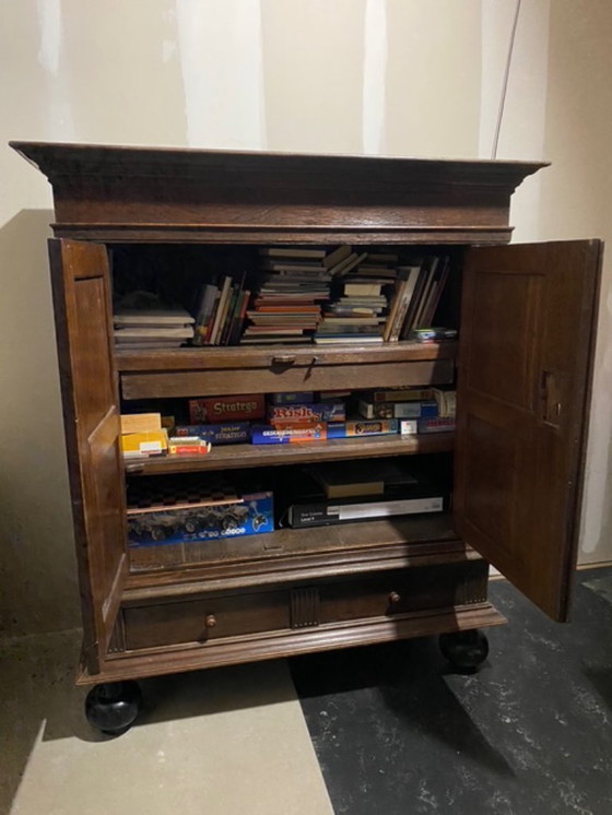Image 1 of Antique vintage linen cupboard early 19th century