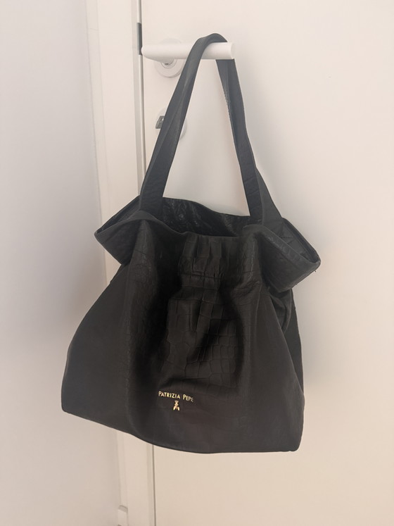Bolso de compras Patrizia Pepe de piel negra – Bolso grande – Con relieve de cocodrilo – Bolsos tote (photo 15 of 15)