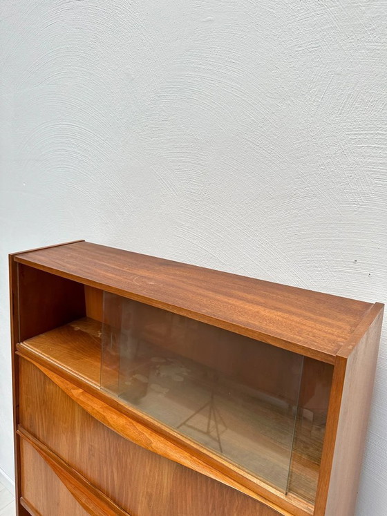Image 1 of Mobiletto vintage in noce di Franz Ehrlich per VEB Deutsche Werkstätten Hellerau, design tedesco, anni '50
