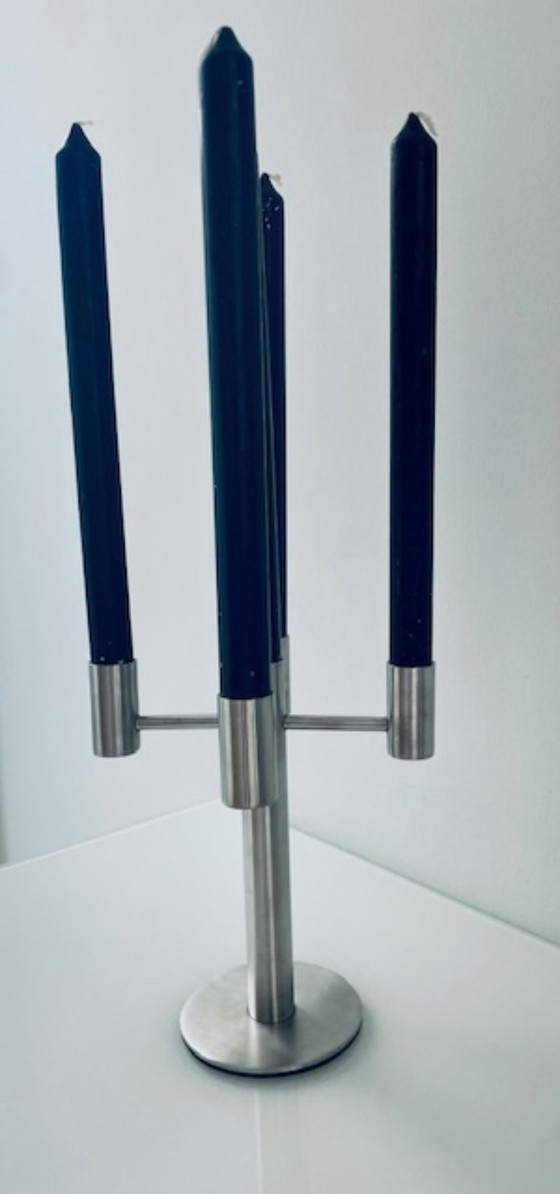 Image 1 of Candelabro de cinco brazos de acero inoxidable, diseño moderno.