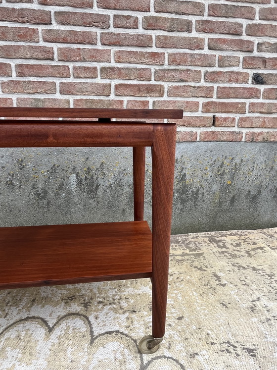 Image 1 of Tavolino laterale vintage danese in teak, carrello di metà secolo, tavolino laterale