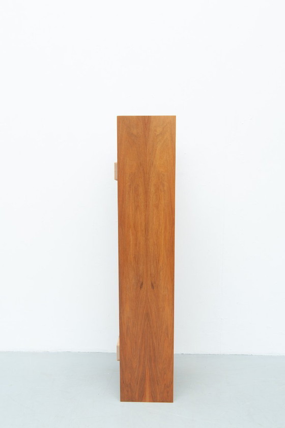 Image 1 of Estante de pared de 100 cm de nogal de Walter Wirz para Wilhelm Renz, años 60