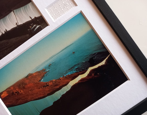 Image 1 of Christo & Jeanne-Claude - Running Fence - tarjeta artística firmada (+1) con 2 piezas de tela originales