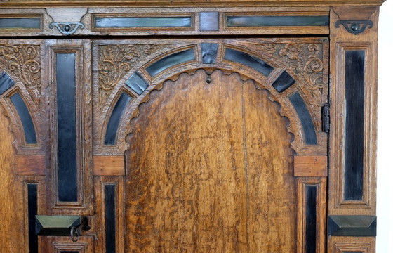 Image 1 of Hollandse 17de eeuwse Toogkast eikenhout