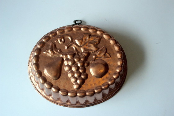 Large Copper Baking Mold with Hanging Hook from the 1960s - jelly mould, Decorative Objects, Metal, Red (photo 4 of 10)