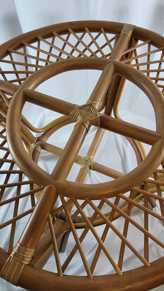 Image 1 of Rotan tafel met glazen blad Frankrijk 1970