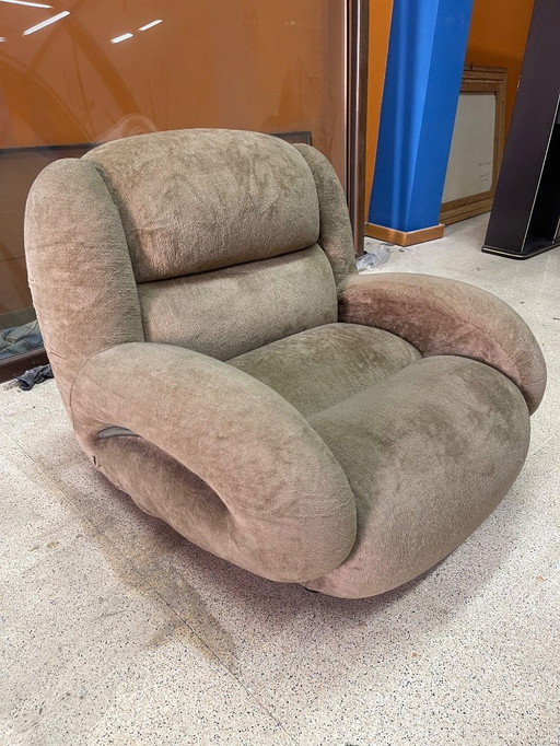 Vintage 1970’s Italian design sculptural armchair