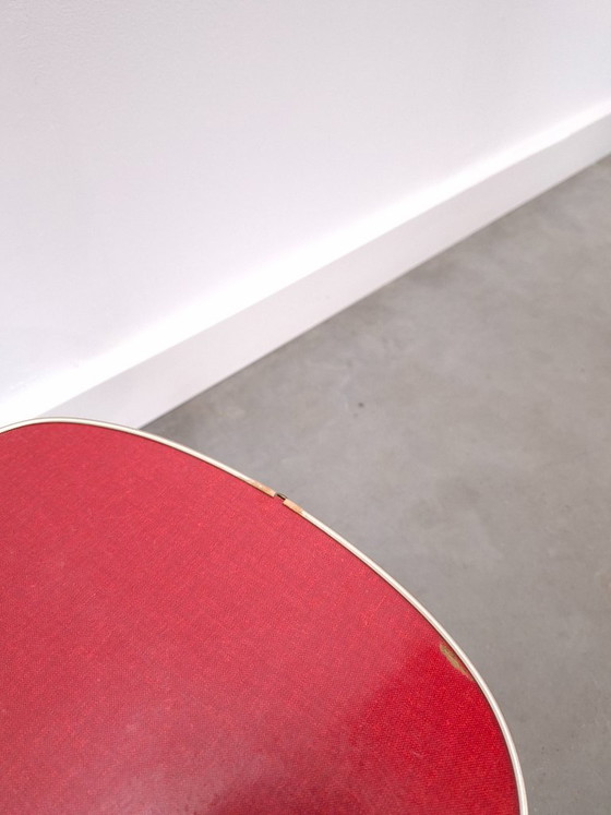 Vintage 50s triangular side table plant table with red formica top and gold black edge, no.7, Wood (photo 6 of 8)