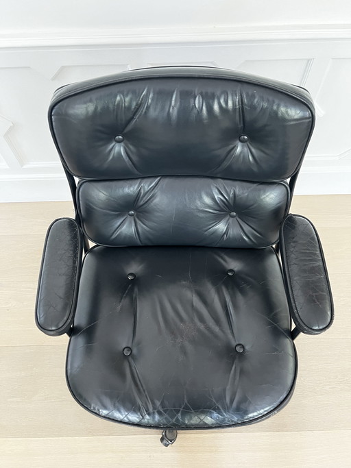 Charles Eames lobby chair