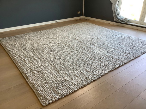 Image 1 of Groot grof geknoopt wit wollen vloerkleed van Perletta 285x335cm
