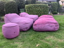 Hocker und Puffs mit Beistelltisch von Paola Lenti