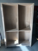 Moderne teakhouten kast met schuifdeur