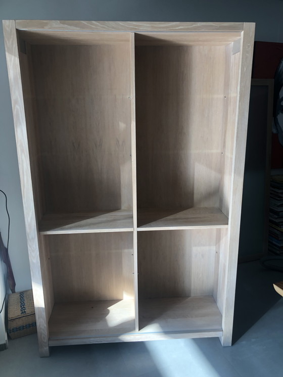 Image 1 of Moderner Teakholzschrank mit Schiebetür