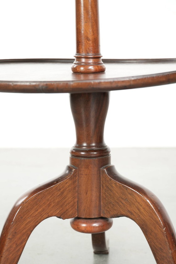 Image 1 of Prachtige Antieke Engelse Eikenhouten Etagere/Bijzettafel Uit De 19e Eeuw