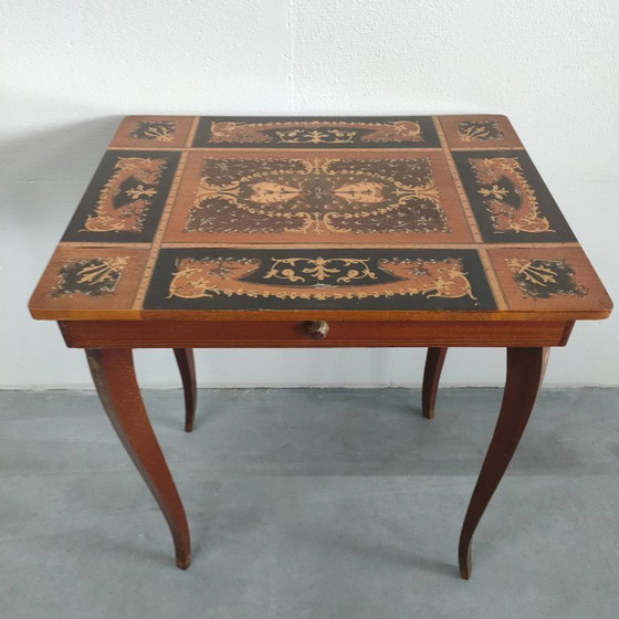 Image 1 of Table d'appoint italienne vintage des années 1950-60 (avec compartiment de rangement)