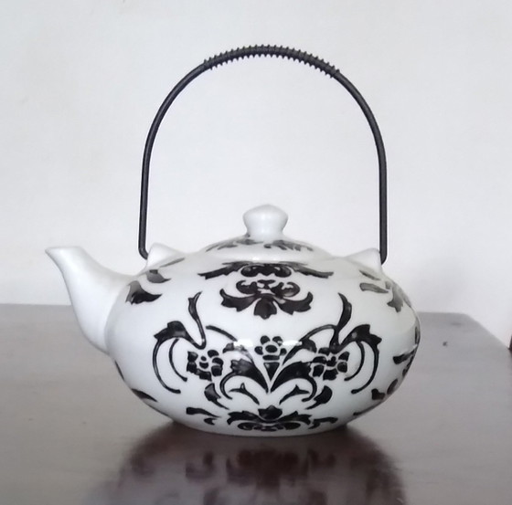 Image 1 of Juego de té blanco y negro, estilo asiático, porcelana.