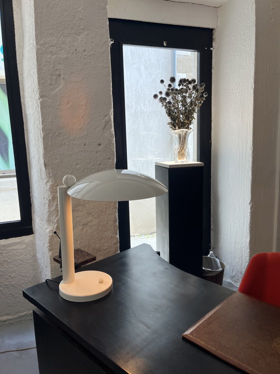 Schreibtischlampe aus weißem Metall, 1980er Jahre – Tischlampen (photo 9 of 10)