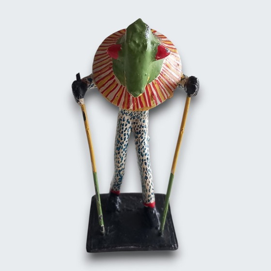 Image 1 of Ensemble de cinq statues figuratives africaines en métal peint à la main – têtes d'animaux – Afrique