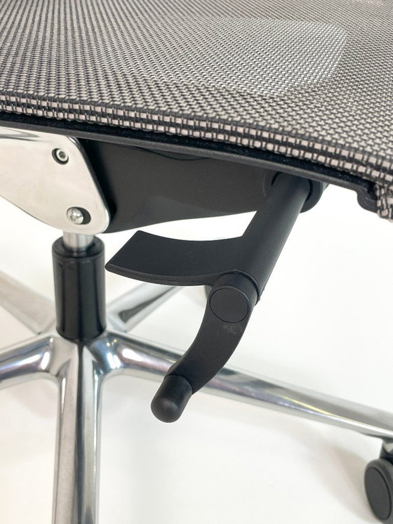 Image 1 of ICF Una Plus chair