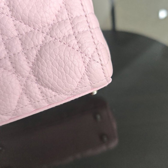 Image 1 of Dior Lady Micro - Cannage Caviar Rosa Chiaro Dettagli Rosa Cinturino Regolabile