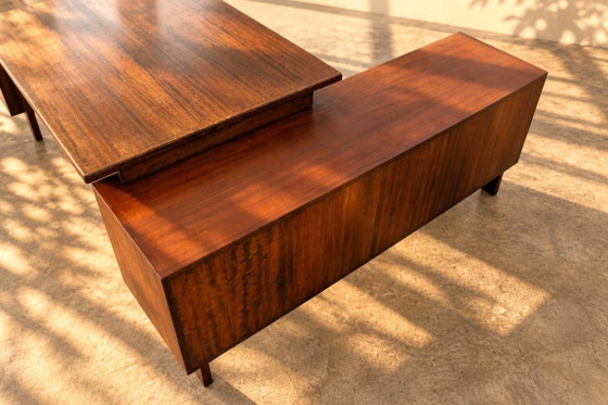 Scrivania direzionale vintage | Scrivanie | anni '50, Legno, Marrone, Mid Century Modern (foto 7 di 14)
