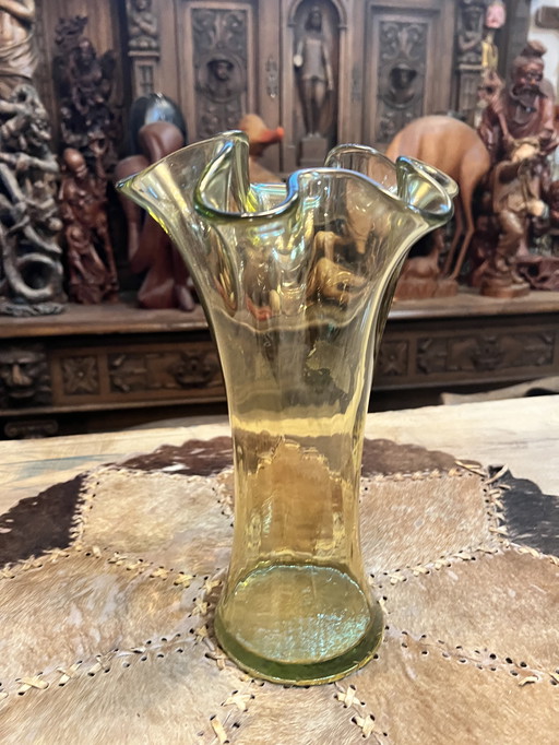 Vase vintage en verre festonné