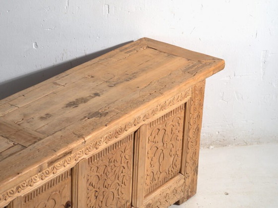 Antique carved low sideboard in fir wood – China, circa 1930 (photo 17 of 40)