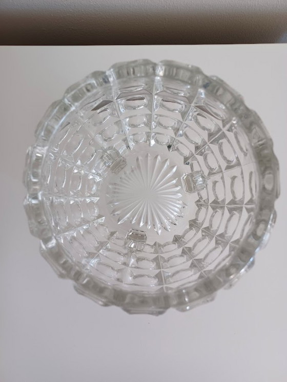 Image 1 of Art Deco Libochovice koekjespot. Gemerkt.  Vintage Czechoslovakisch geperst glas. 23cm