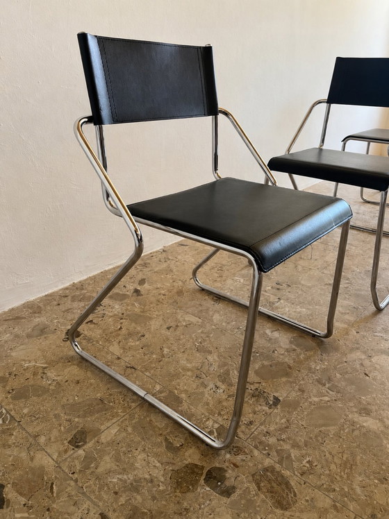 Image 1 of 6 vintage chromen eetkamerstoelen, Bauhaus-stijl, jaren 80!