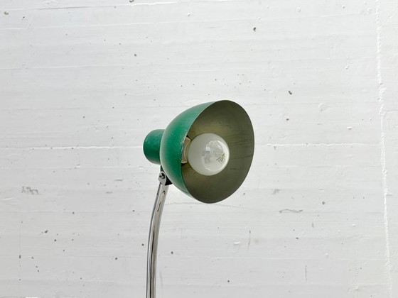 Image 1 of Grüne Tischleuchte aus Metall und Chrom, 1960er Jahre
