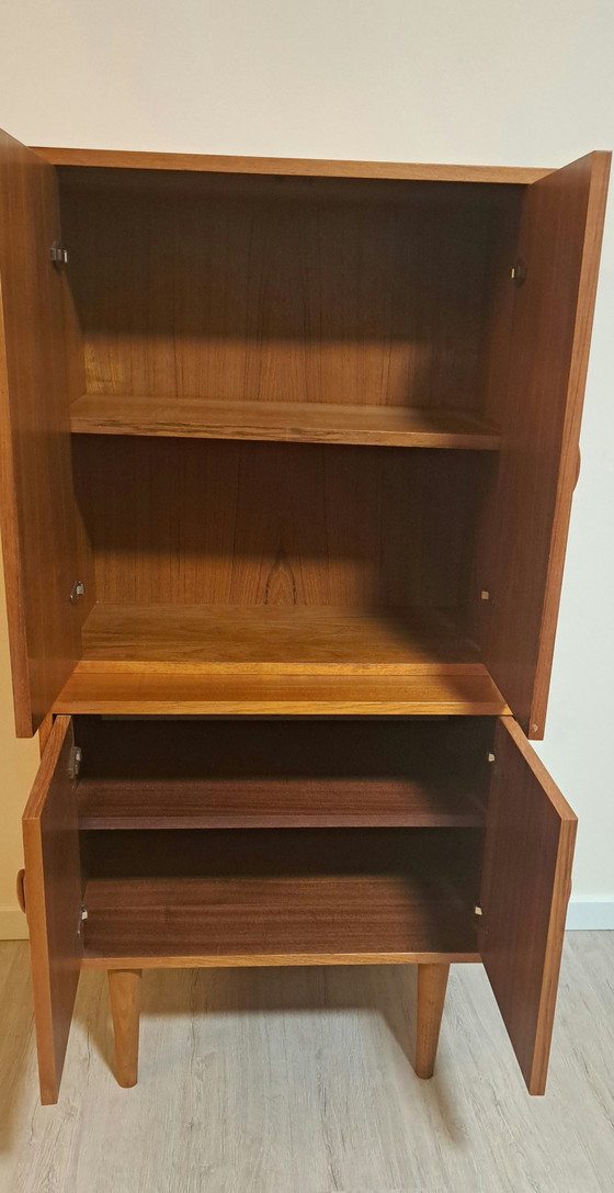 Image 1 of Aparador alto danés de teca de mediados de siglo, década de 1960: mueble de dos piezas, en excelente estado.