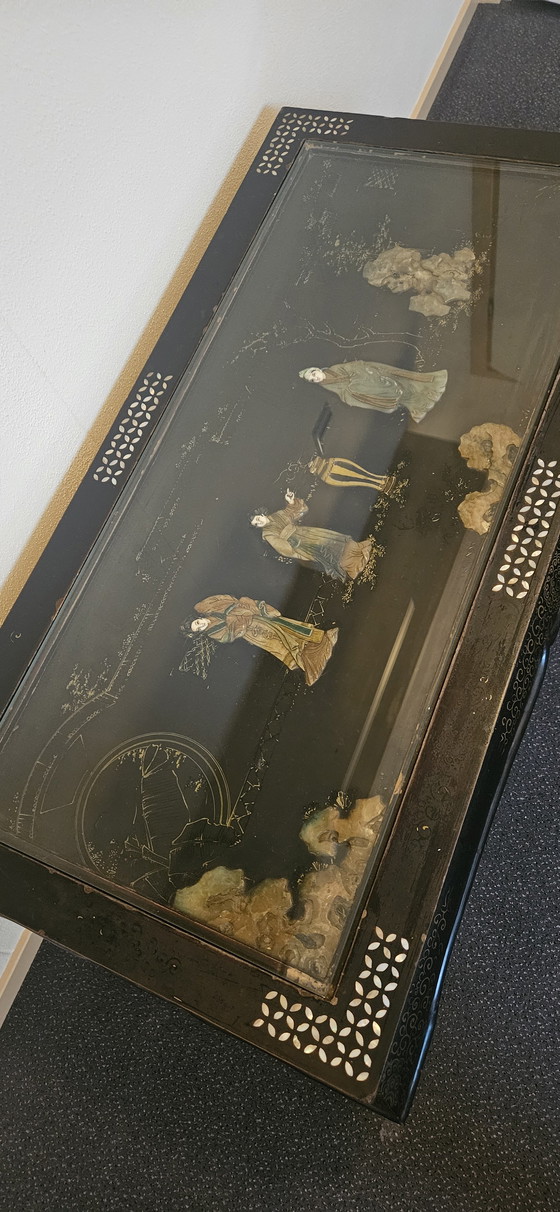 Image 1 of Chinesischer Tisch mit Glasplatte