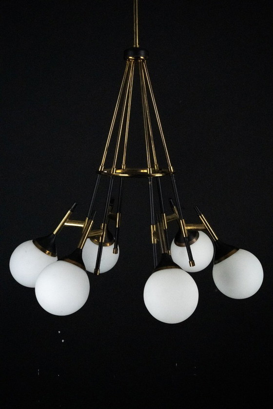 Image 1 of Rara lámpara Stilnovo de los años 50 con globos de cristal opalino. Italia