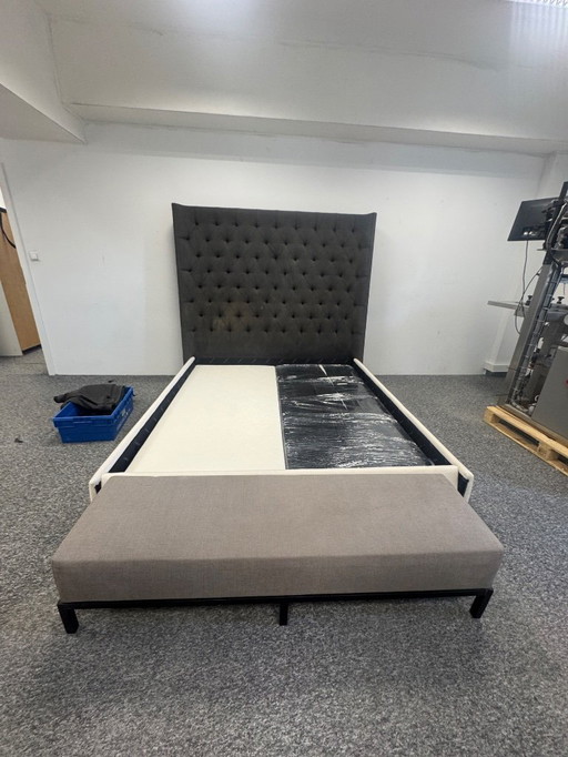 Minotti Bed