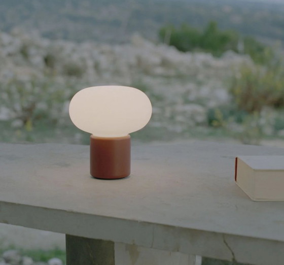 Image 1 of Nouvelles œuvres Karl-Johan Draagbare Tafellamp Earth Red